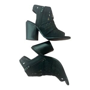 Soho Girls Black Laser Cutout Slingback Heeled Sandals Open Toe Size 7